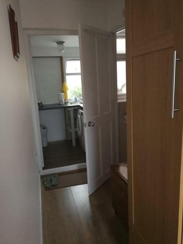 Ashford  Rest Room Near To Heathrow Airport מראה חיצוני תמונה